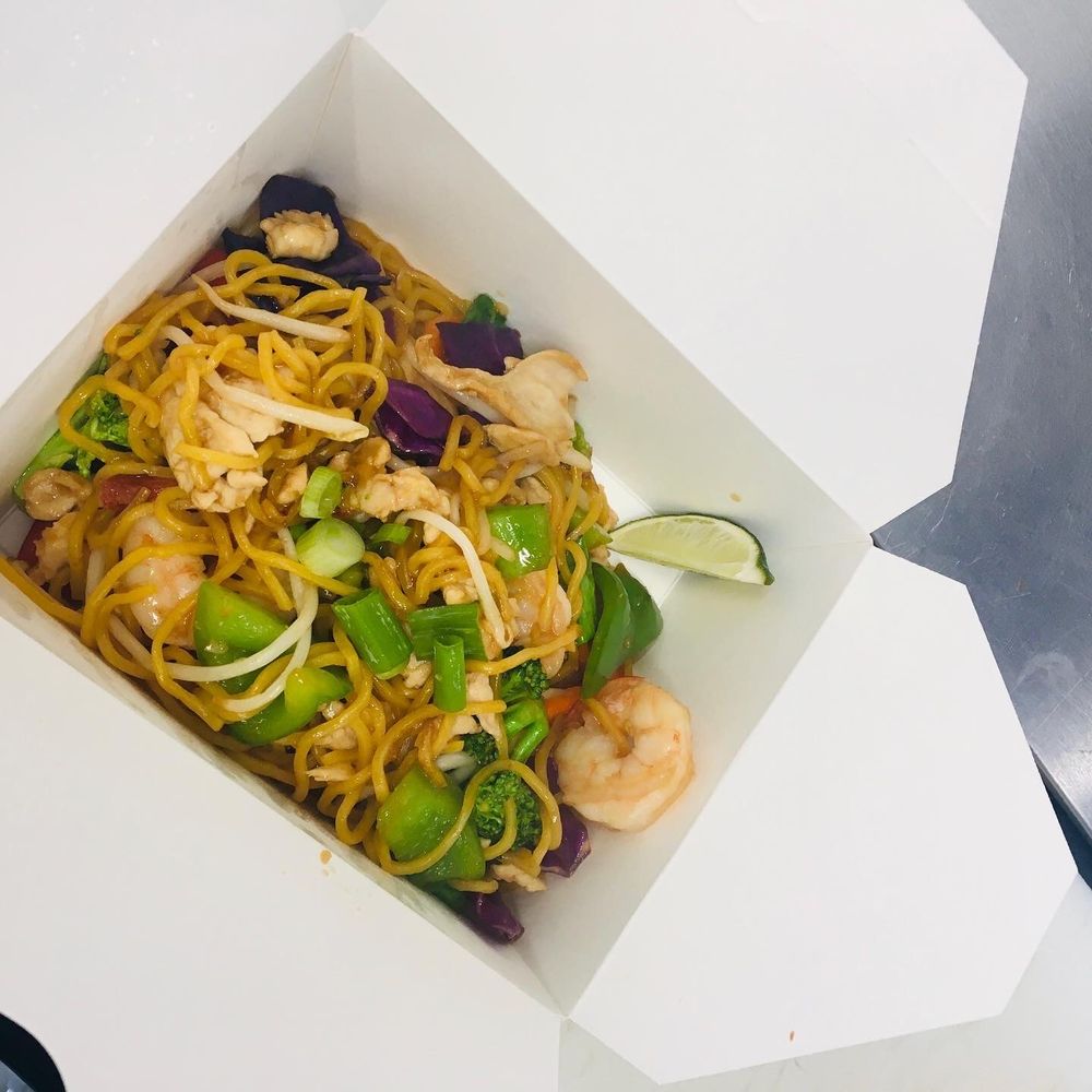 Cashew Gai Thai Food