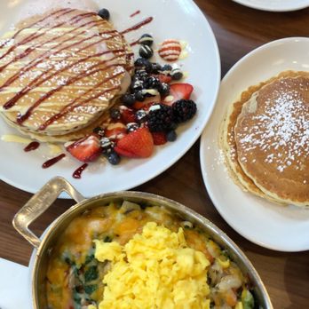 Wildberry Pancakes And Cafe 1332 Photos 1281 Reviews Breakfast Photo Of Wildberry Pancakes And Cafe Schaumburg Il United States