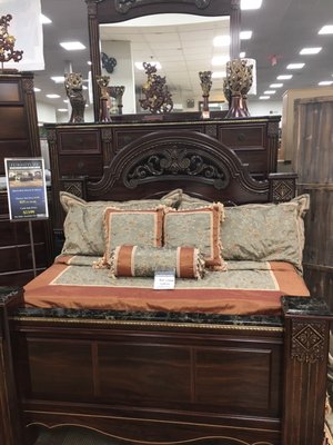 Oak And Sofa Liquidators 5633 N Blackstone Ave Fresno Ca