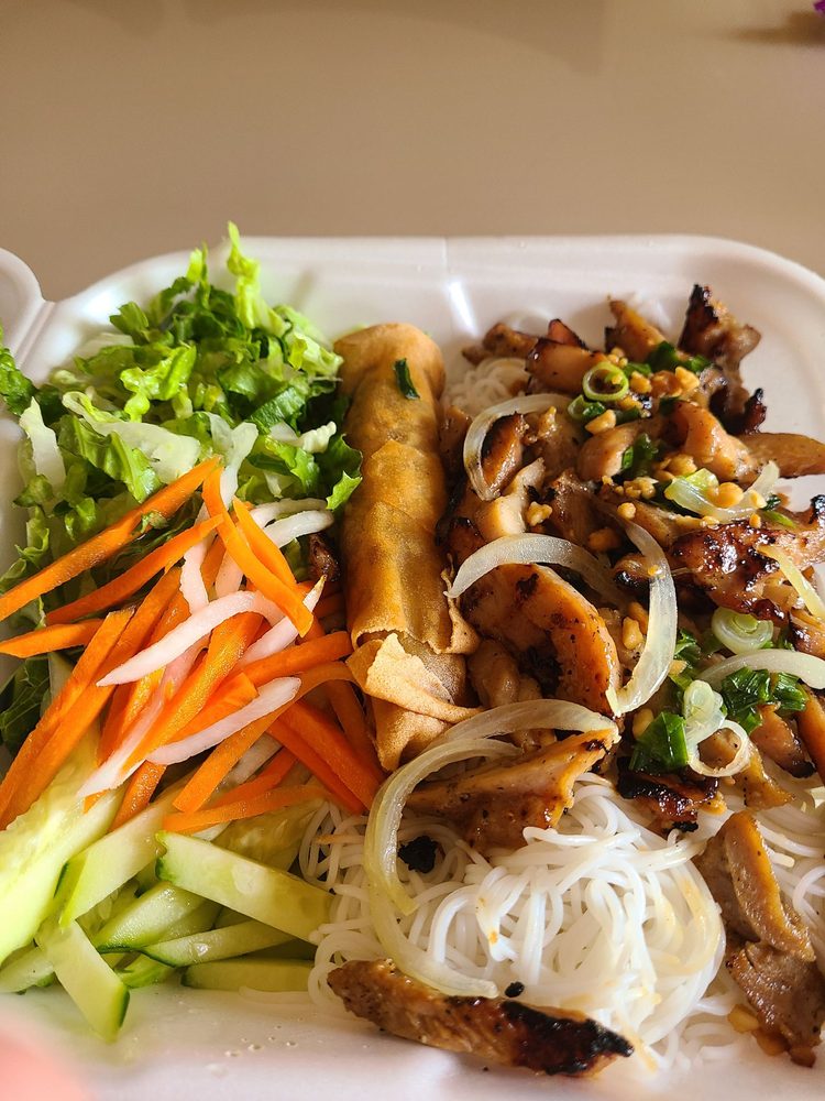 Pho 7 Simmering Soup