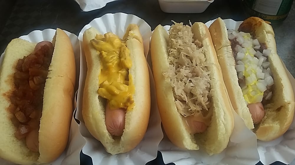 International Dog House 19 Reviews Hot Dogs 800 Lansing Ave