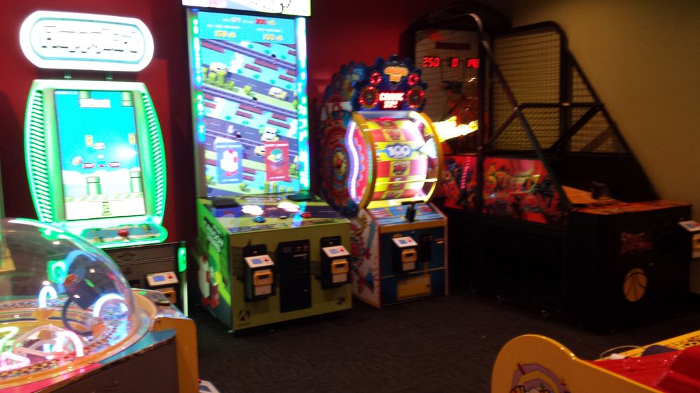 New Game Room With Games And A Prize Machine Yelp Photo Of Round Table Bellingham Wa United States New Game Room