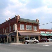 Hotel Defuniak Closed 22 Photos 17 Reviews Hotels 400 E Grouper At Bogey S Photo Of Hotel Defuniak Springs Fl United States