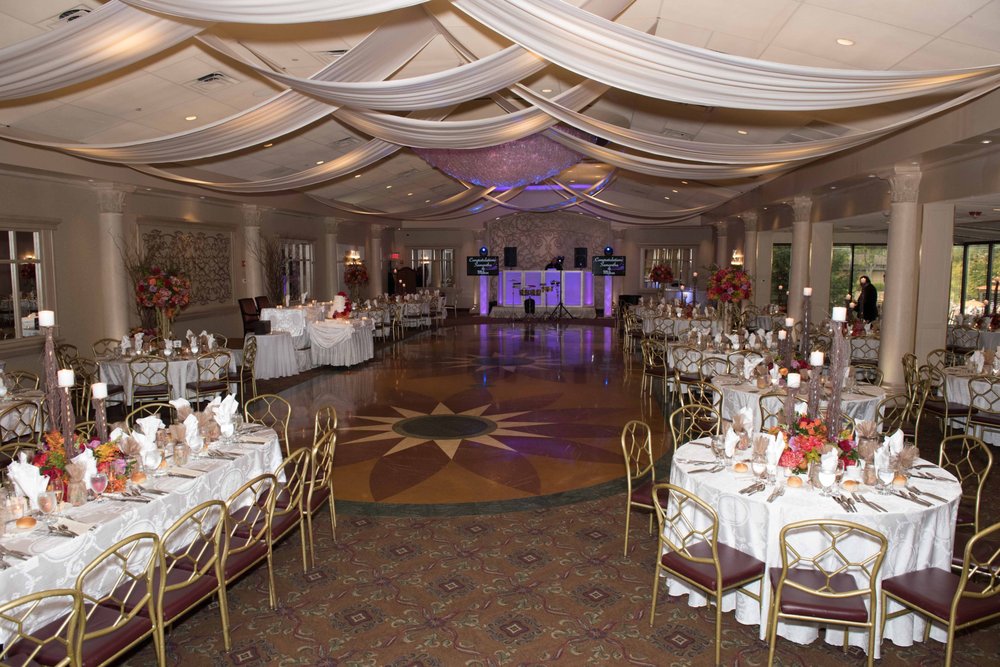 Crest Hollow Country Club