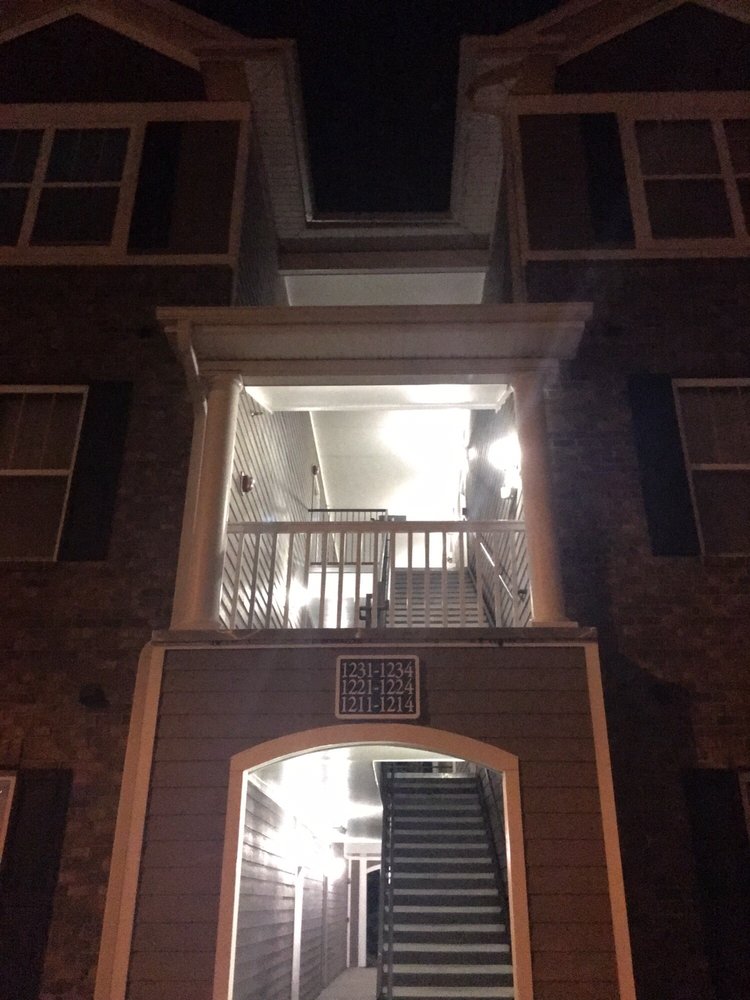 The Astoria Apartment Homes