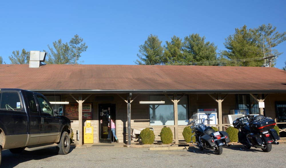 Gunter’s Family Restaurant Bars 1684 W Memorial Hwy, Union Grove