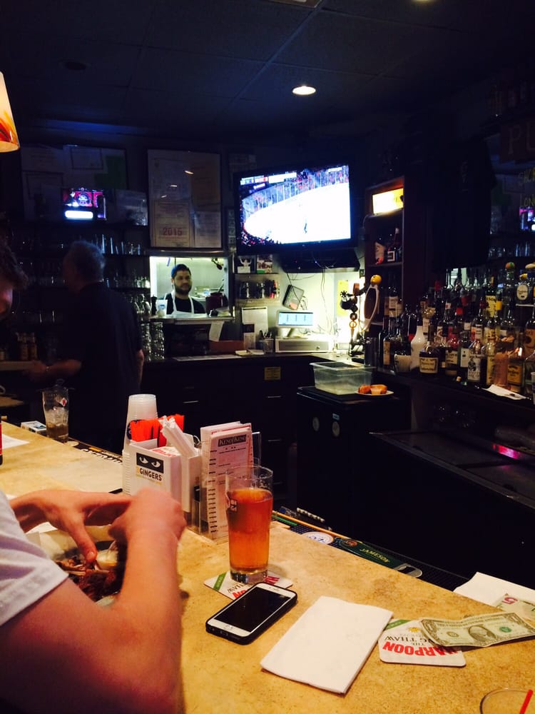 The Corner Pub 64 Photos & 83 Reviews Dive Bars 162 Lincoln St