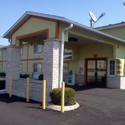 Days Inn By Wyndham Cameron Hotels 601 East Bryan Road Photo Of Days Inn By Wyndham Cameron Mo United States