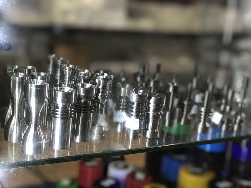 Chicago Vape And Smoke 45 Photos Vape Shops 6760 N Sheridan Rd, Rogers Park, Chicago, IL