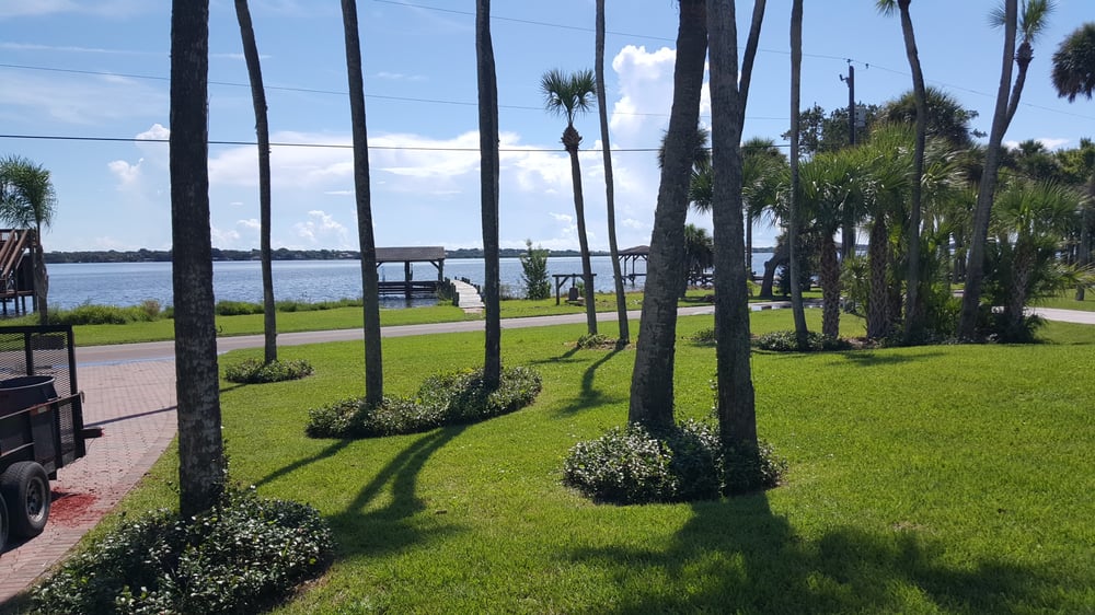 Coastal Cuts Lawn & Tree Maintenance