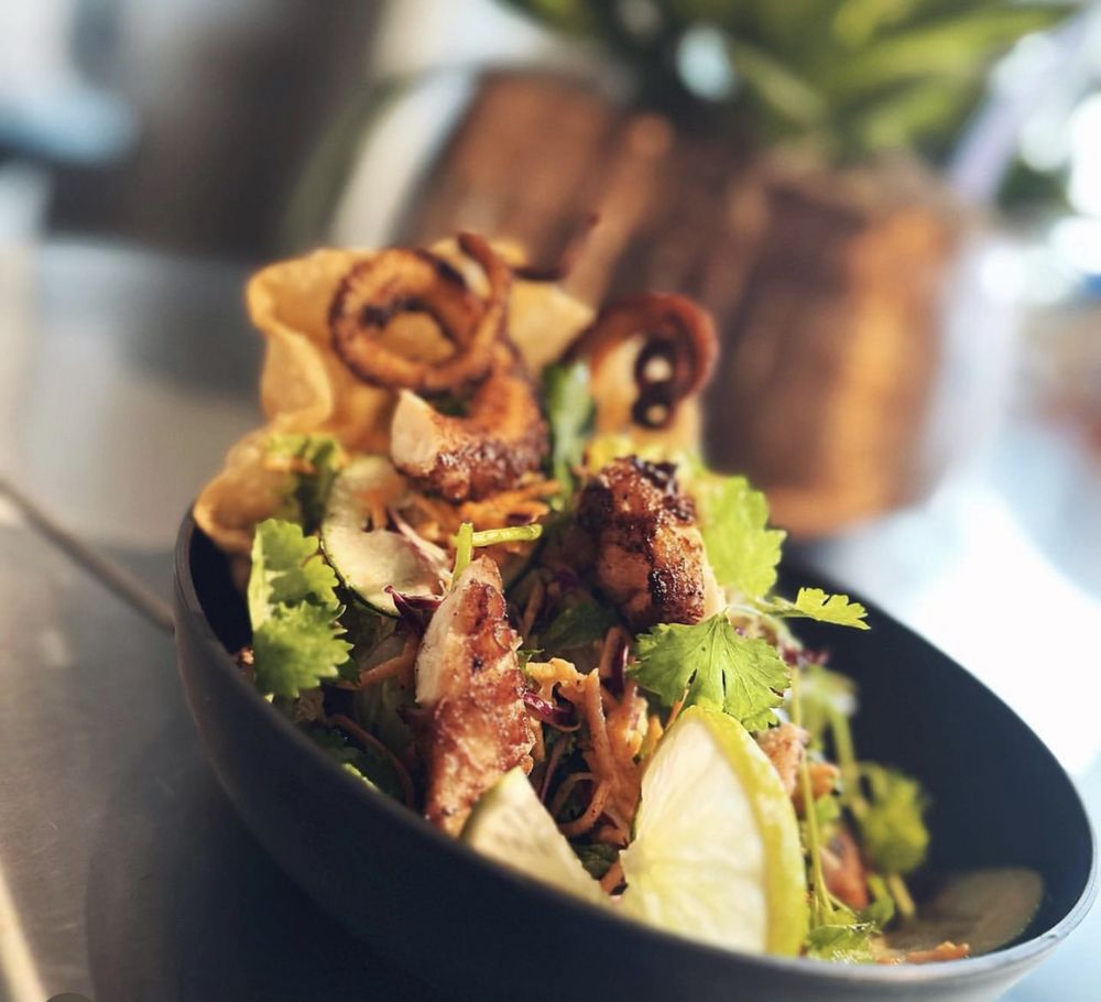 Tails Up Maui Tails Up Maui