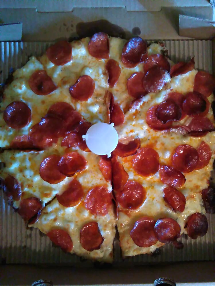 Pepperoni Classic Goodness Yelp Photo Of Round Table Escondido Ca United States Pepperoni