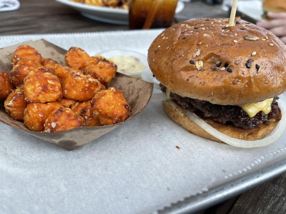 Angus Burgers & Shakes
