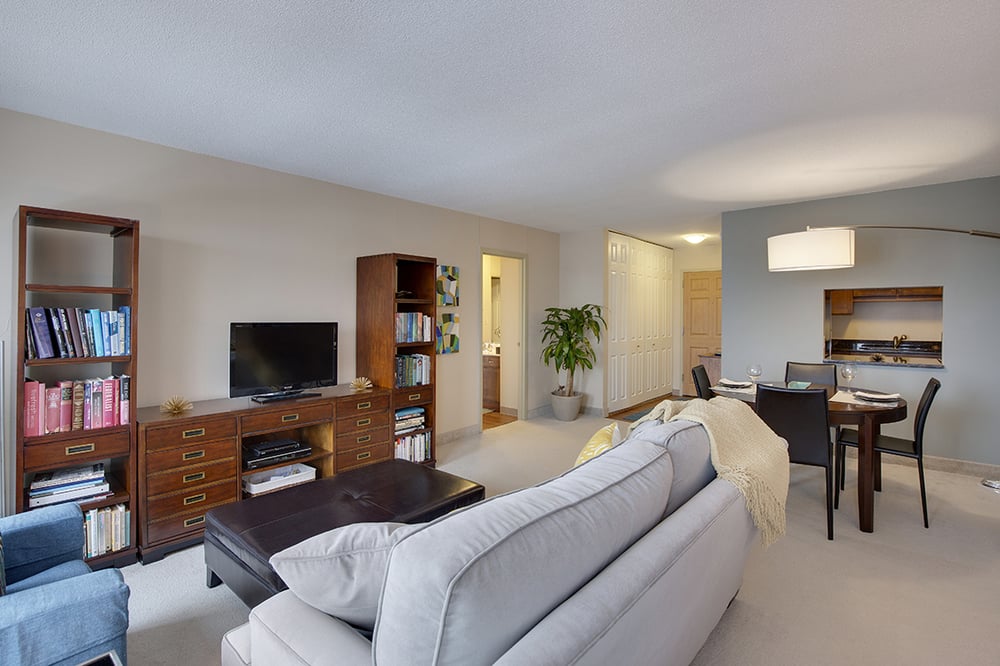 Kellogg Square Apartments 35 Photos & 10 Reviews Apartments 111