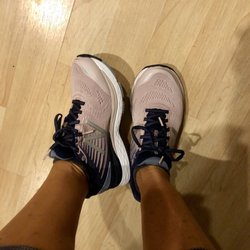 The Foot Comfort Store 28 Reviews Shoe Stores 1830 Hacienda