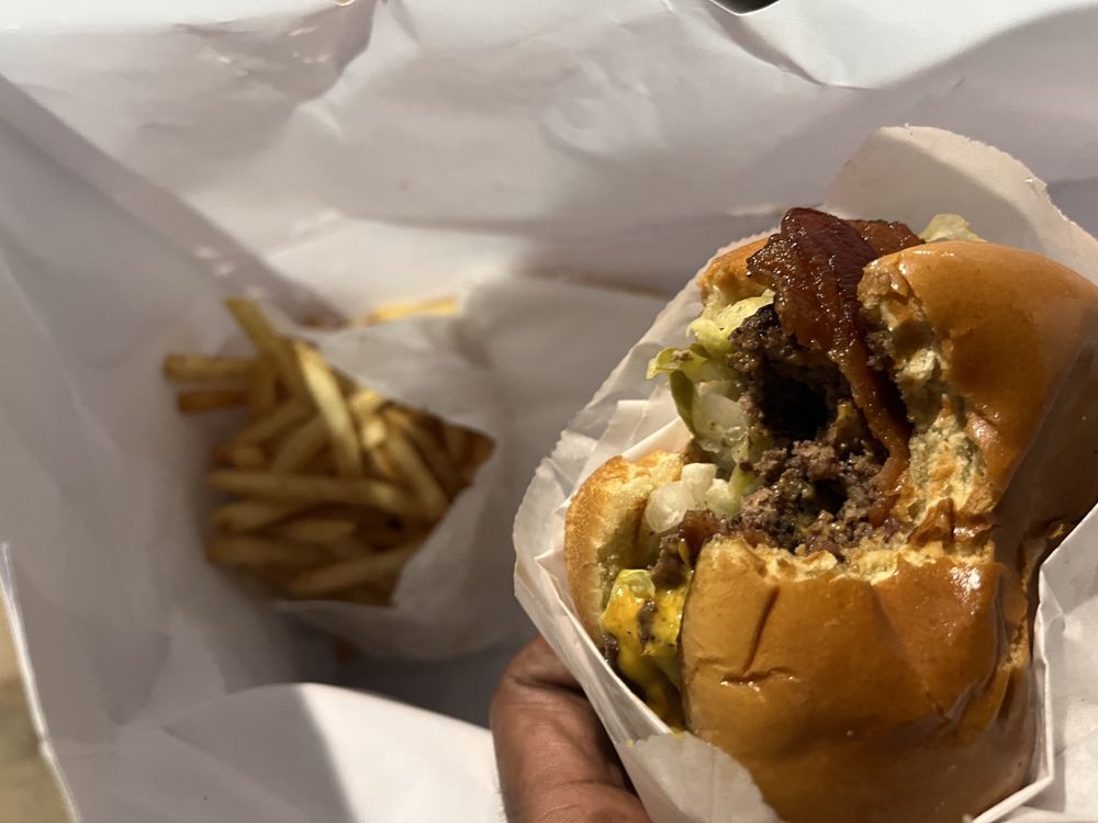 Trophies Burger Club
