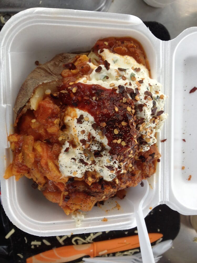 Half Potatoe With Chicken Balti Coriander Lemon Juice Cottage