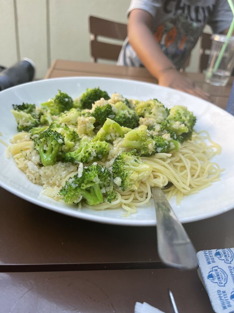 Hollywood Restaurant