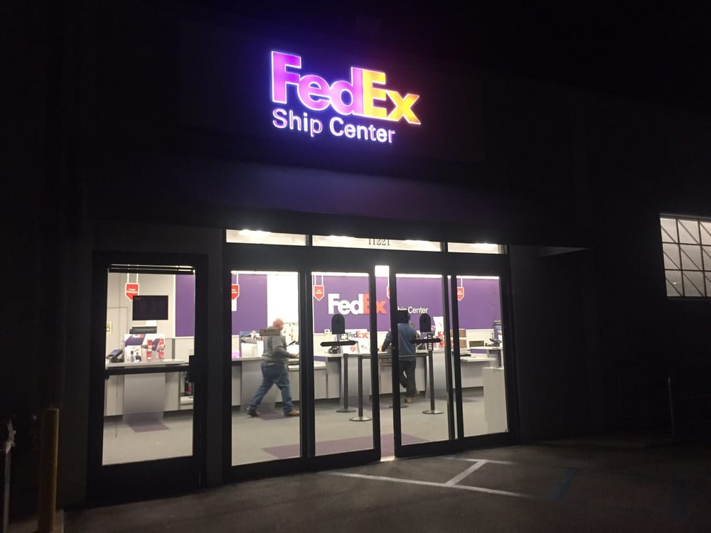 FedEx Ship Center 10 Photos Shipping Centers 11221 S Hindry Ave
