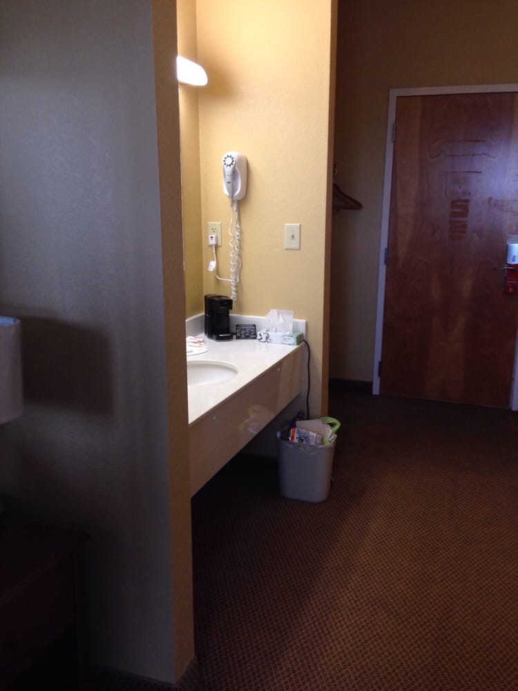 Super 8 by Wyndham Salisbury