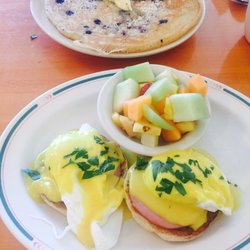Fm Station Cafe 49 Photos 57 Reviews Breakfast Brunch 188 Photo Of Fm Station Cafe Newburyport Ma United States Eggs Benedict With