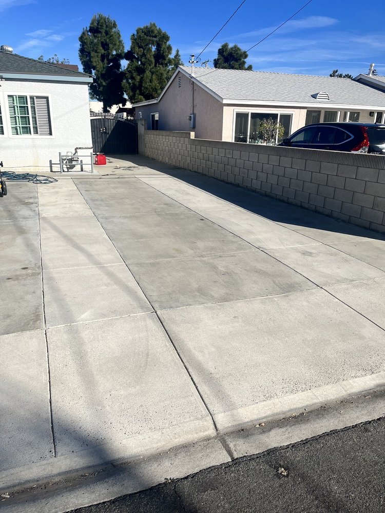 B & R Pressure Washing