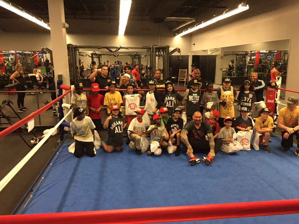 Powerhouse Gym Athletic Club 13 Photos & 19 Reviews Gyms 3251A W