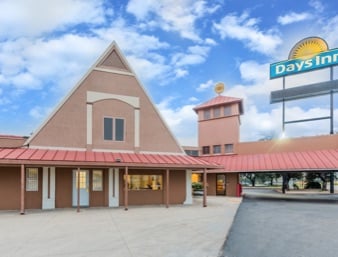 Days Inn San Antonio Splashtown Att Center 38 Photos Hotels Days Inn San Antonio Splashtown Att Center 38 Photos Hotels 3443 North Pan Am Expressway Tx Phone Number Yelp