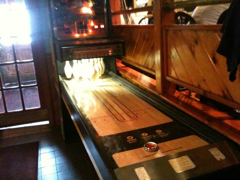 Della Polla's Family Tavern