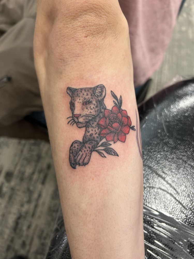 Poison Ivy Tattoo and Piercing  2