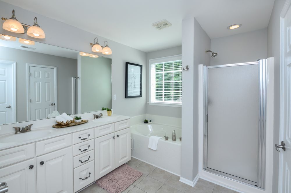 image of business Flaunt Staging Boutique