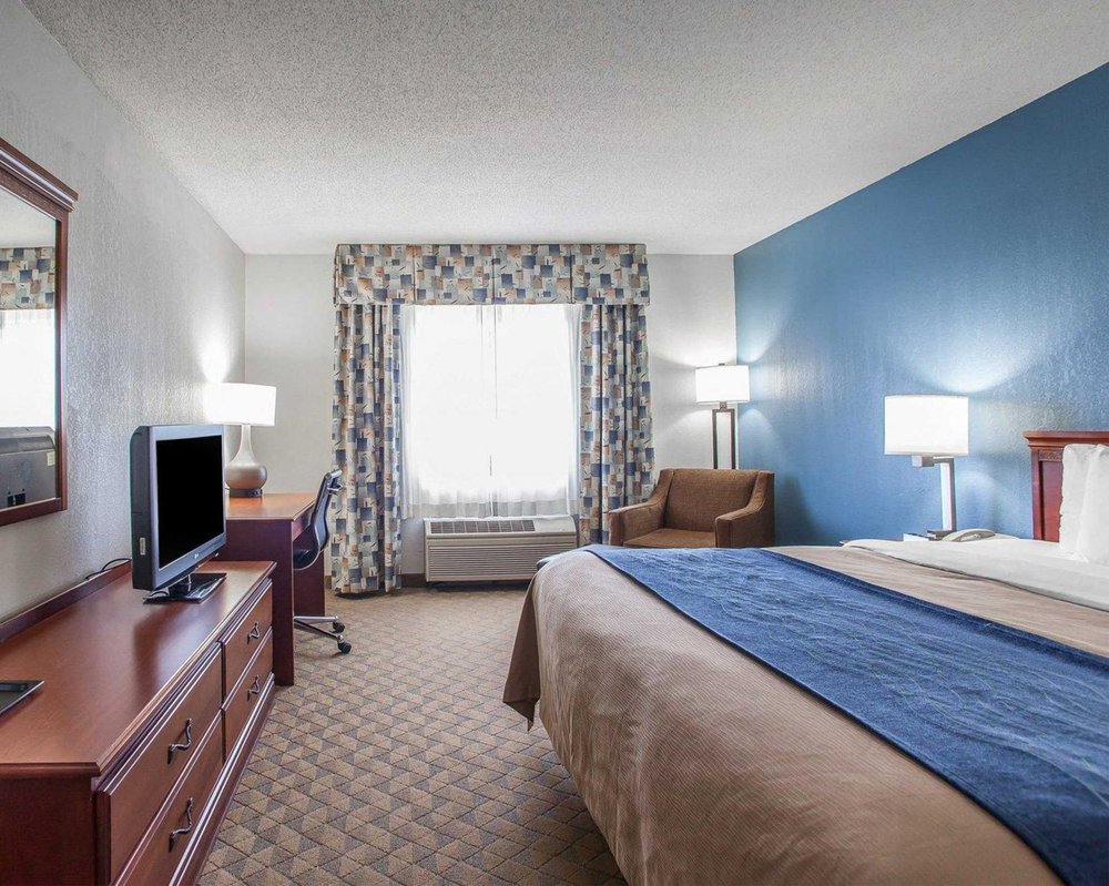 Comfort Inn & Suites Lees Summit -Kansas City