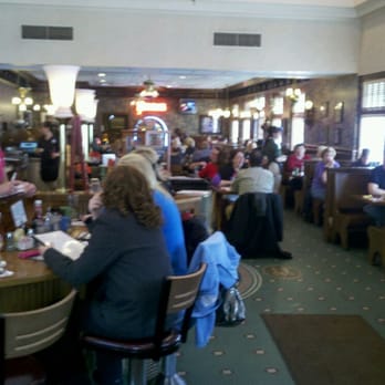 Yours Truly Restaurants 29 Photos 46 Reviews American Photo Of Yours Truly Restaurants Mentor Oh United States Busy Lunch