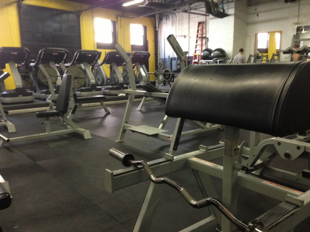 Sweat Fitness CLOSED (New) 13 Reviews Gyms 821 N 2nd St