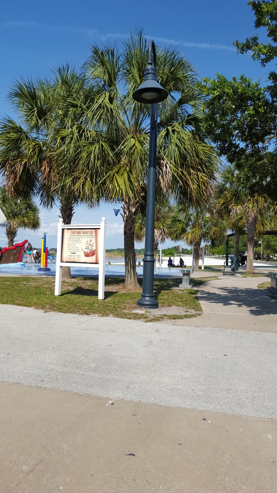 Lakefront Park 32 Photos & 10 Reviews Parks 1104 Lakeshore Blvd