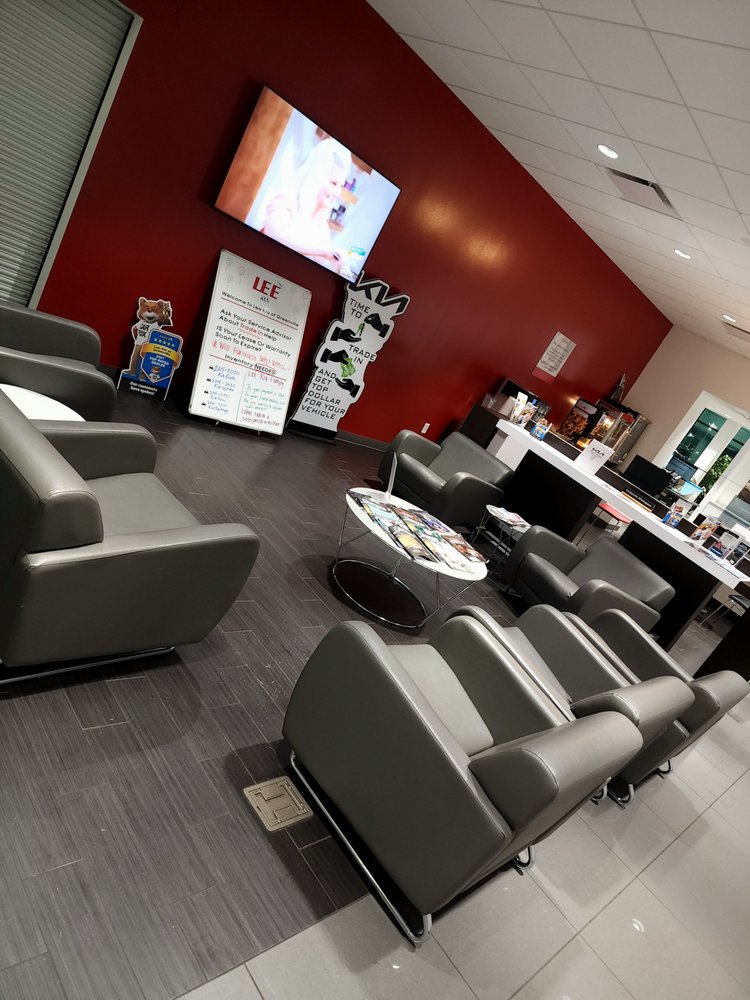 Lee Kia of Greenville