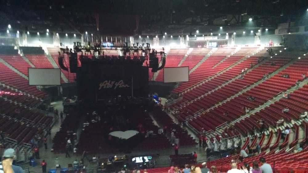 arena-before-kelly-clarkson-concert-yelp