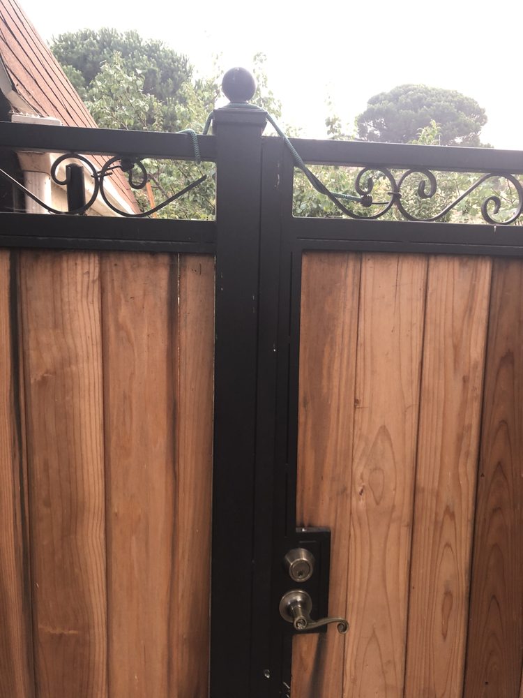 Creative Fencing & Wall