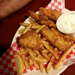 Cliffhanger Sports Bar Restaurant Order Online 36 Photos 50 Photo Of Cliffhanger Sports Bar Restaurant Lynnwood Wa United States Fish