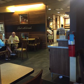 Panera Bread 23 Photos 34 Reviews Sandwiches 85 Worthington Photo Of Panera Bread Worthington Oh United States Main Dining Area