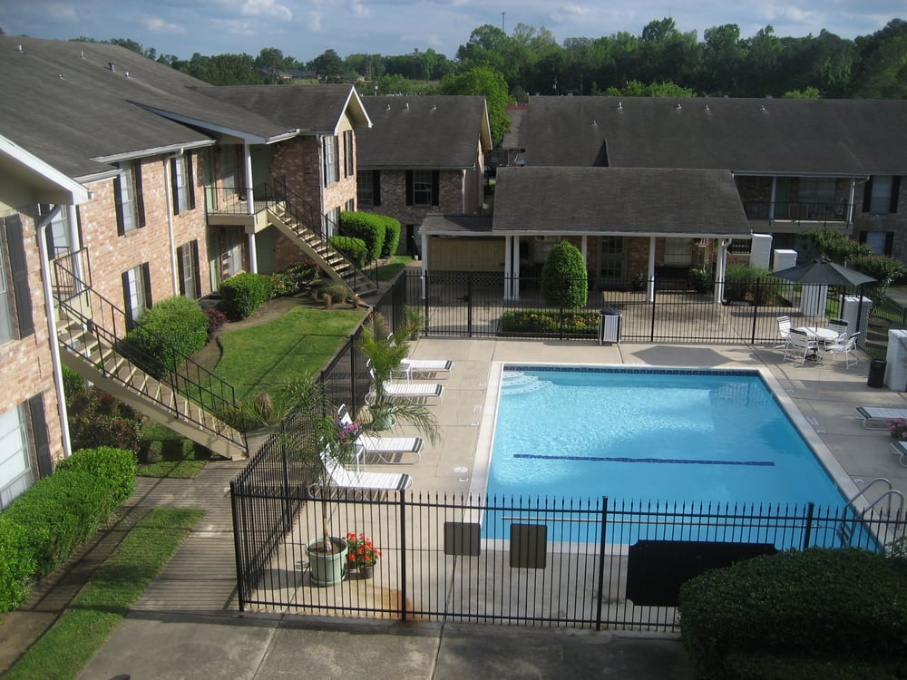 Woodhollow Apartments