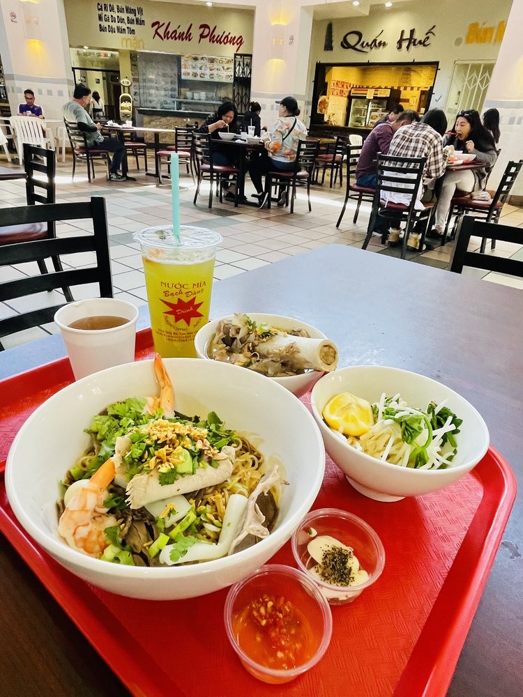 Hu Tieu Nam Vang Nem Lai Vung