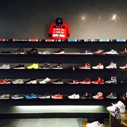 wheaton running store