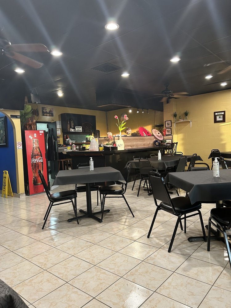 Manola's Thai Cuisine