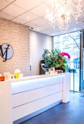 Valentino & Jet Salon