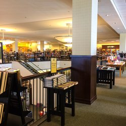 barnes noble 195 photos 189 reviews bookshops barnes noble 195 photos 189 reviews bookshops