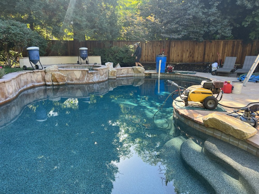AquaPros Pool Tile Cleaning