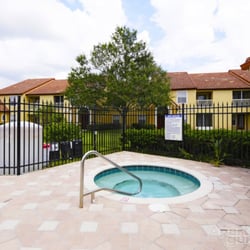 Lake Tivoli Apartments 17 Photos 851 Photo Of Lake Tivoli Apartments Kissimmee Fl United States