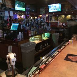 Dellis Restaurant Bar Grill Dellis Restaurant Bar Grill