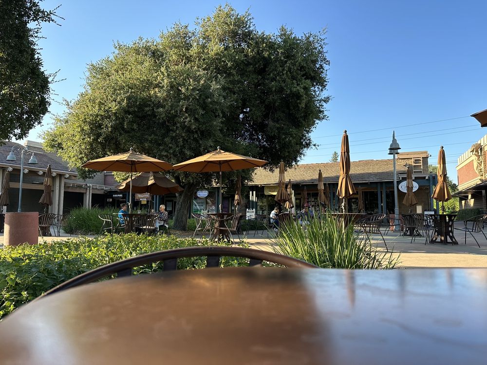 Oak Tree Plaza